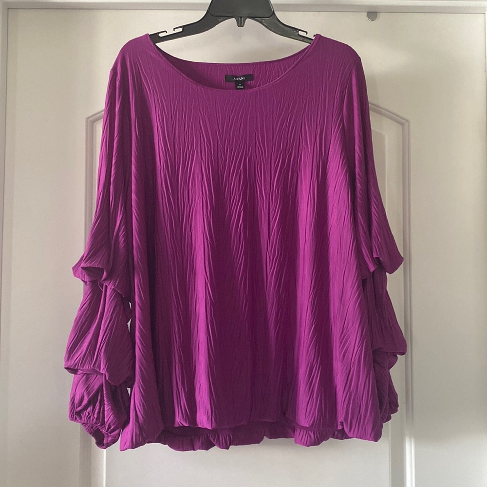 NWT Alfani Bubble Blouse